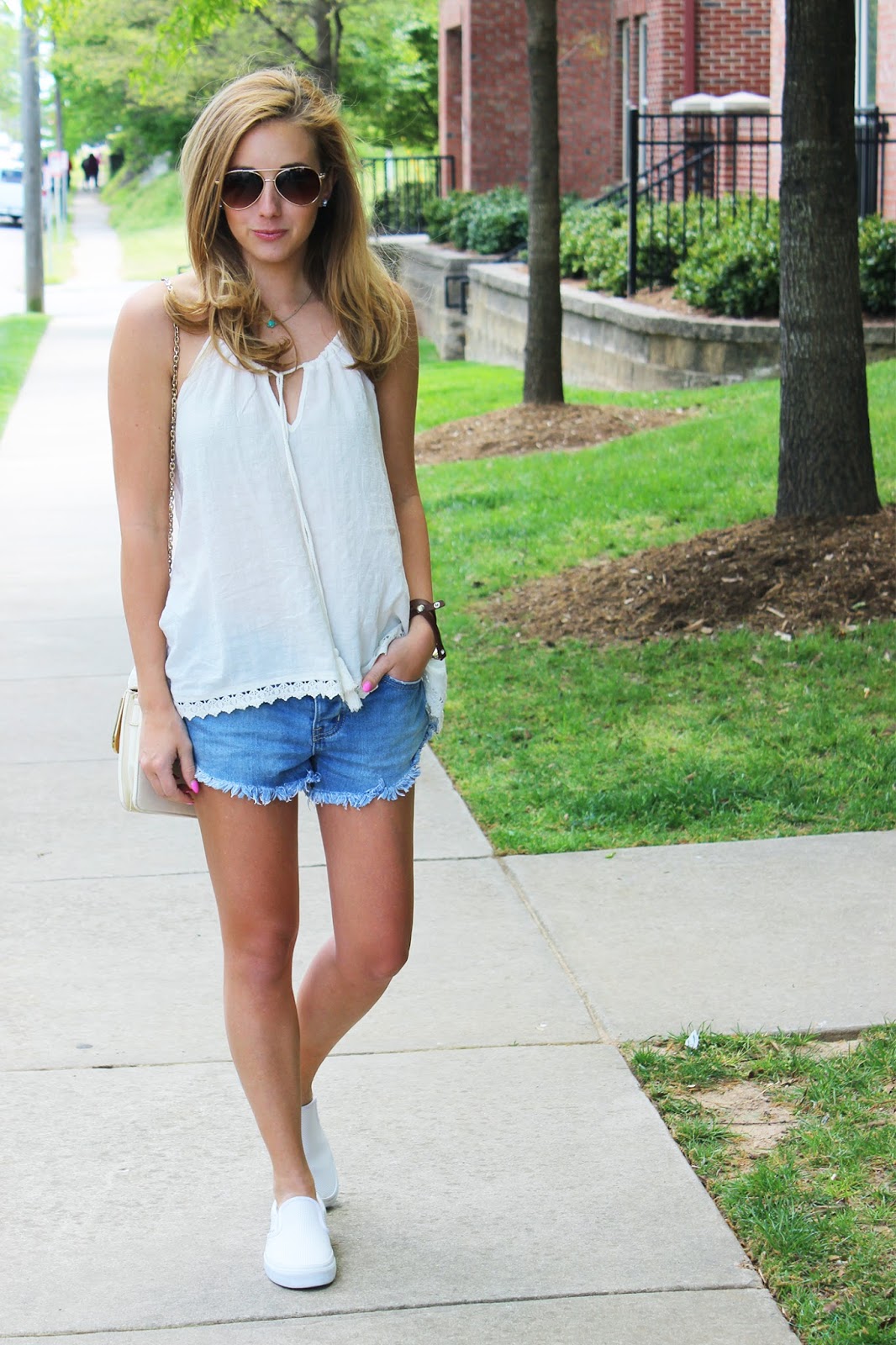outfits to wear with white slip on vans